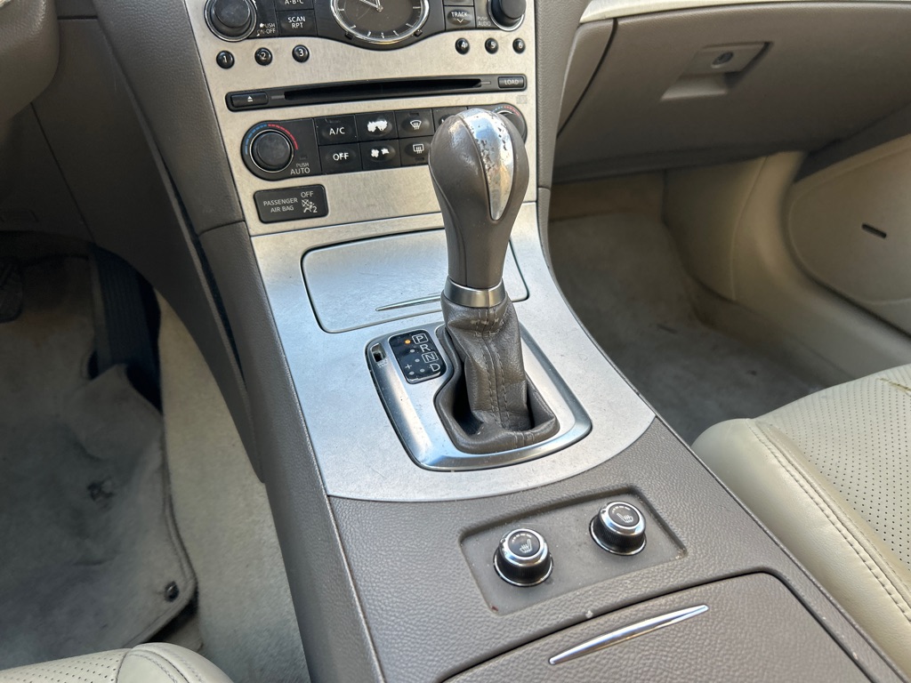 INFINITI G37 2009 INFINITI G37 JNKCV61E39M011591