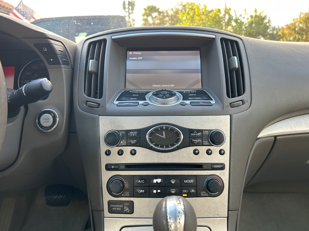 INFINITI G37 2009 INFINITI G37 JNKCV61E39M011591