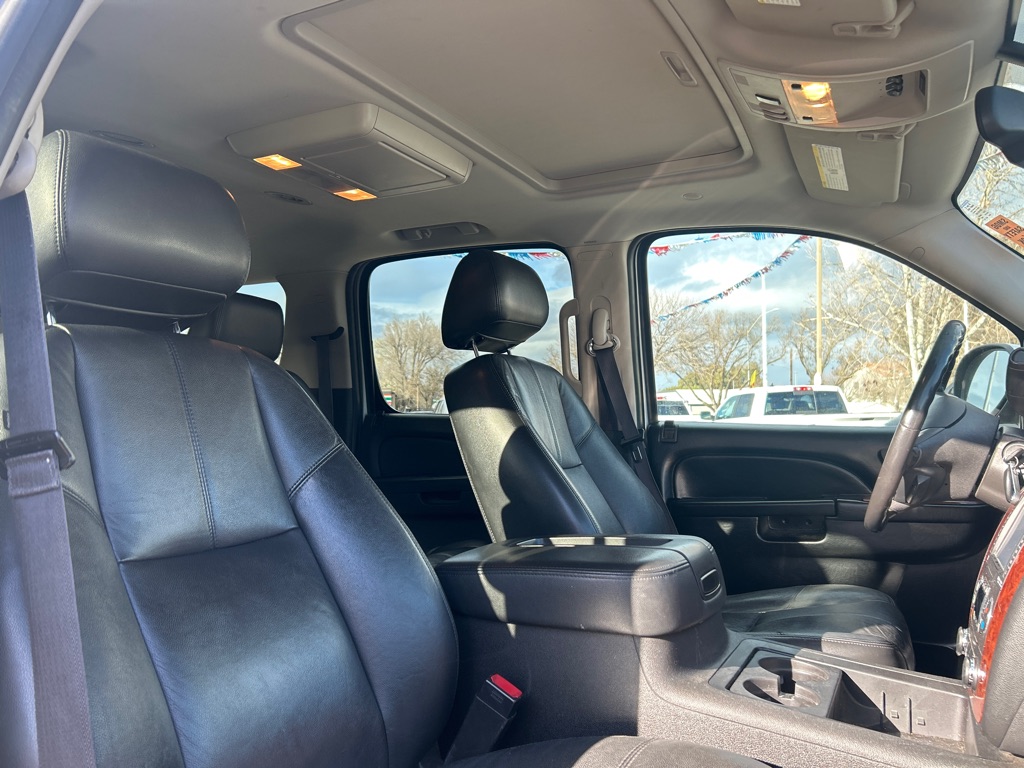 CHEVROLET SUBURBAN 2013 CHEVROLET SUBURBAN 1GNSKJE71DR376357