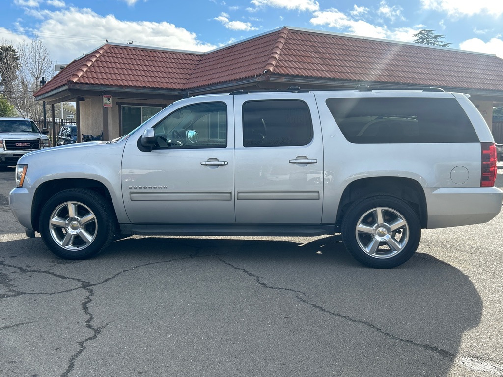 CHEVROLET SUBURBAN 2013 CHEVROLET SUBURBAN 1GNSKJE71DR376357