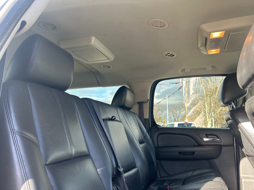 CHEVROLET SUBURBAN 2013 CHEVROLET SUBURBAN 1GNSKJE71DR376357