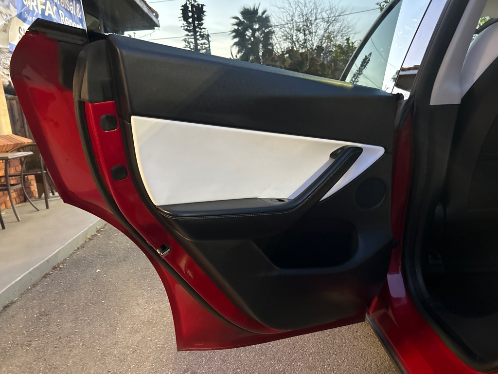 TESLA MODEL Y 2020 TESLA MODEL Y 5YJYGDEE5LF058699