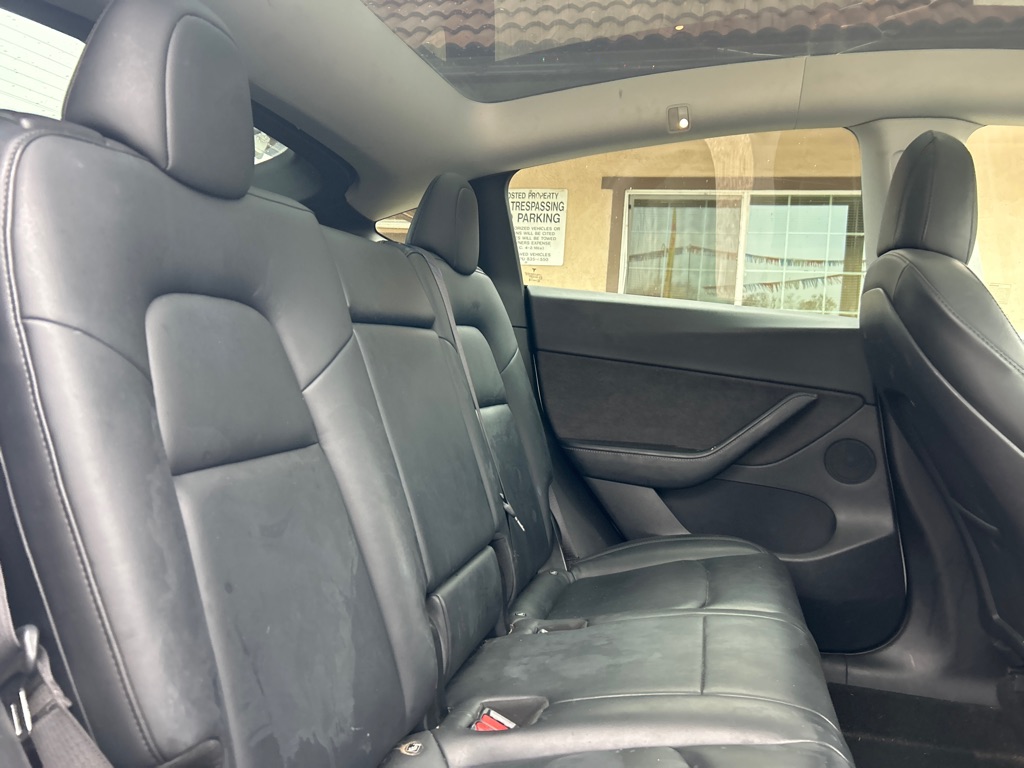 TESLA MODEL Y 2021 TESLA MODEL Y 5YJYGDEE8MF087437