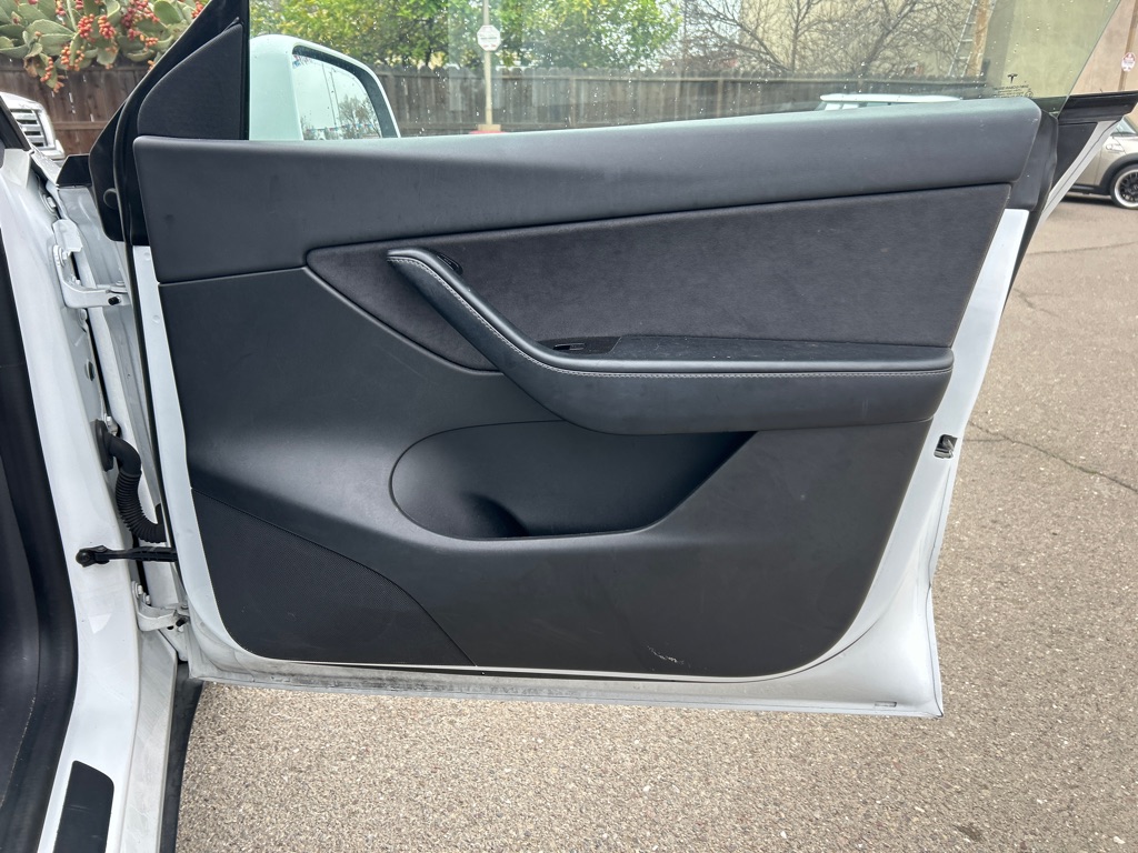TESLA MODEL Y 2021 TESLA MODEL Y 5YJYGDEE8MF087437