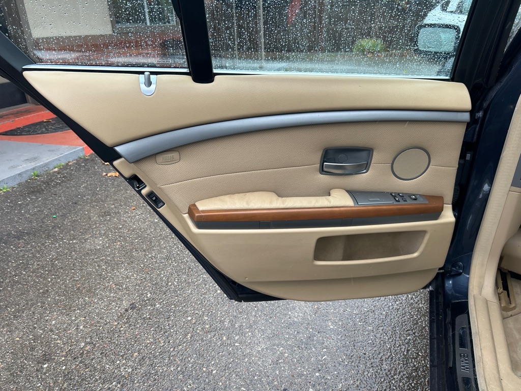 BMW 745 2002 BMW 745 WBAGL634X2DP54085