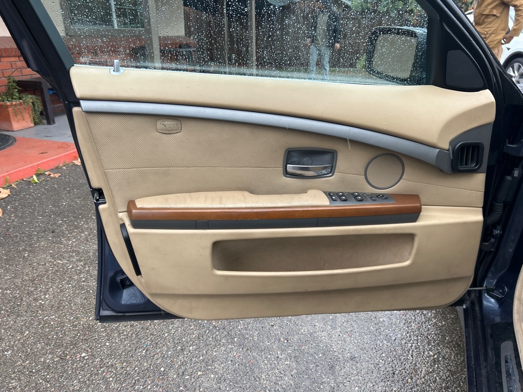 BMW 745 2002 BMW 745 WBAGL634X2DP54085
