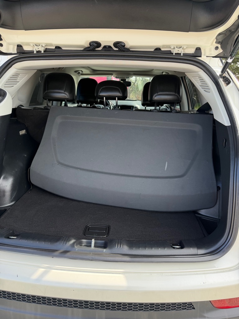Photo 8 of this JEEP COMPASS
