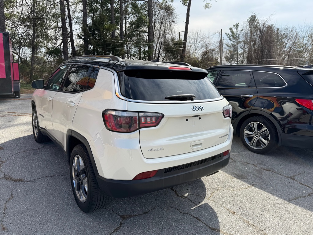 Photo 3 of this JEEP COMPASS
