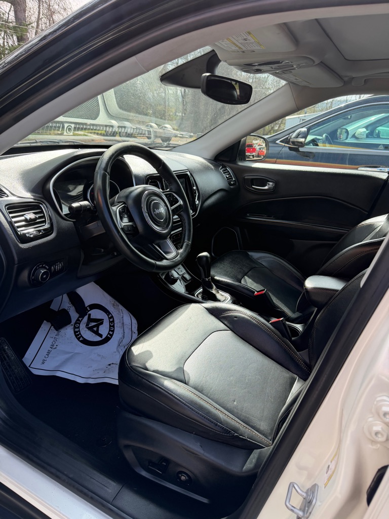 Photo 5 of this JEEP COMPASS