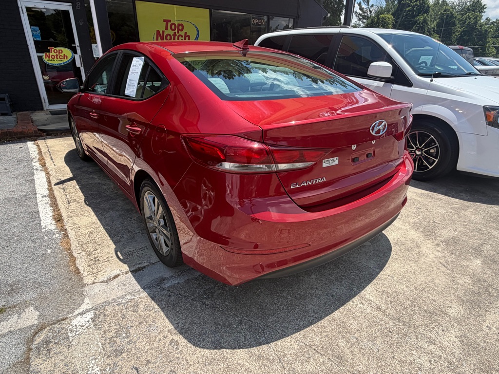 Photo 3 of this HYUNDAI ELANTRA