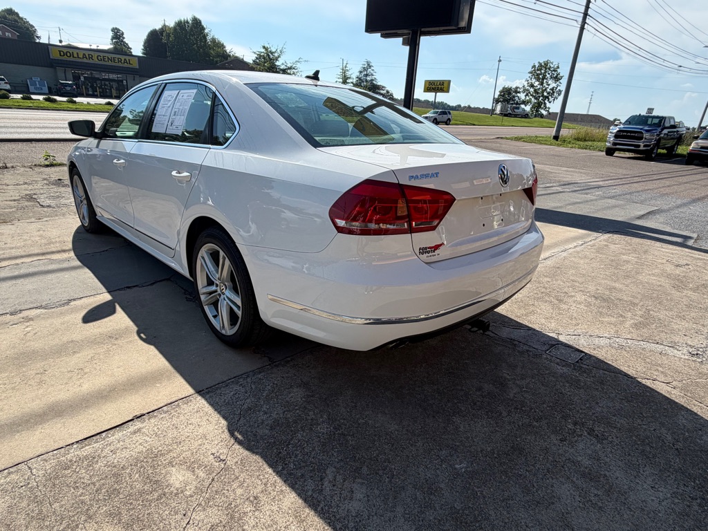 Photo 3 of this VOLKSWAGEN PASSAT