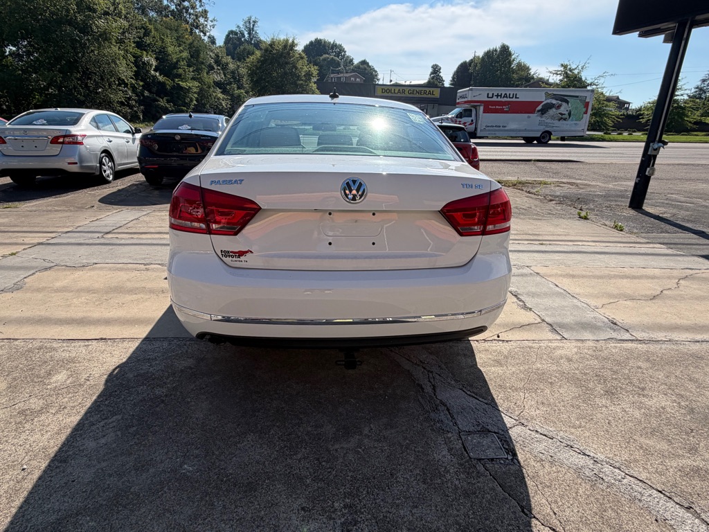 Photo 4 of this VOLKSWAGEN PASSAT