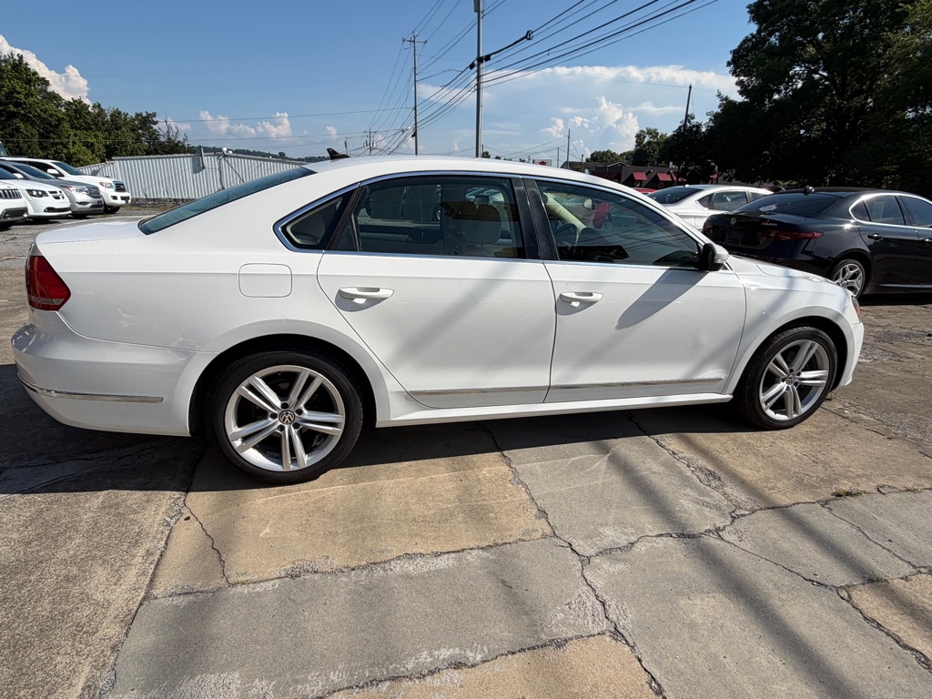 Photo 6 of this VOLKSWAGEN PASSAT