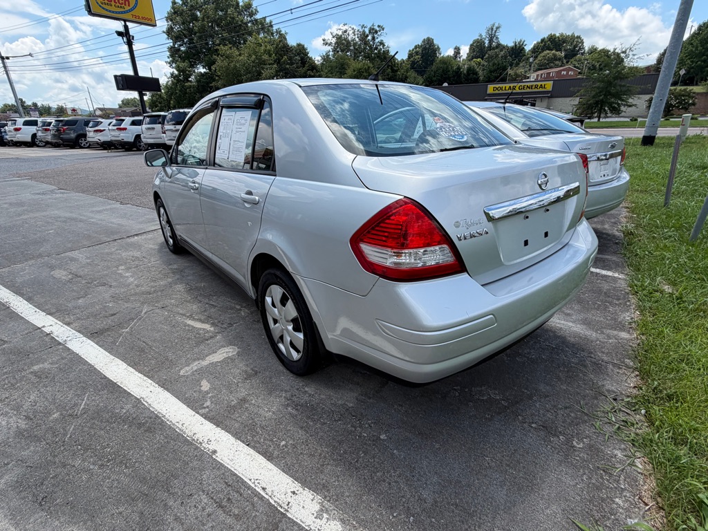 Photo 5 of this NISSAN VERSA