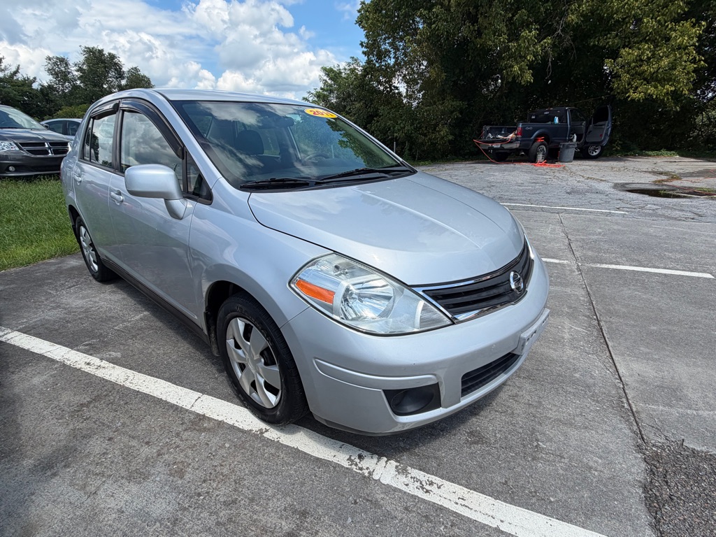 Photo 4 of this NISSAN VERSA
