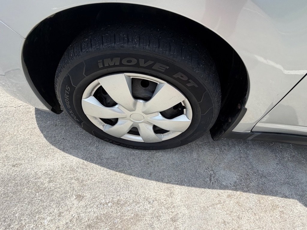 Photo 12 of this NISSAN VERSA