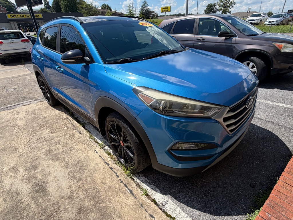 Photo 8 of this HYUNDAI TUCSON