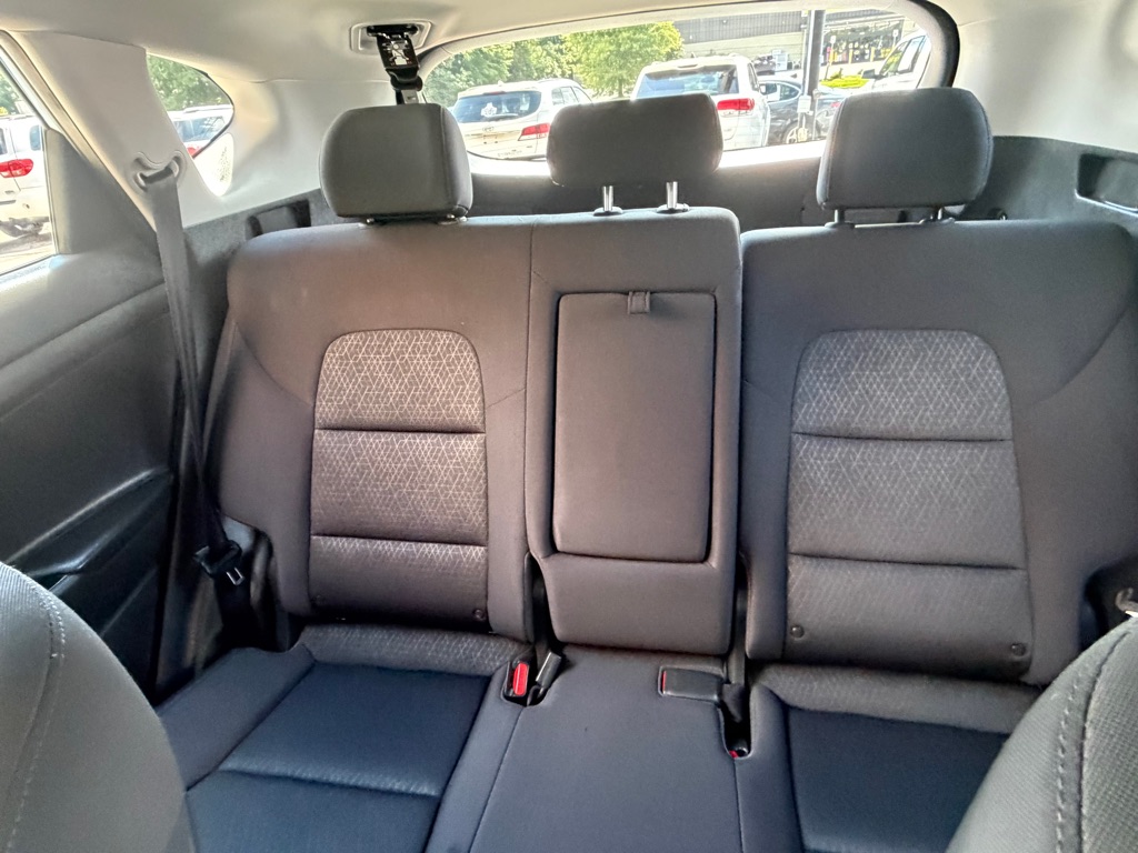 Photo 11 of this HYUNDAI TUCSON