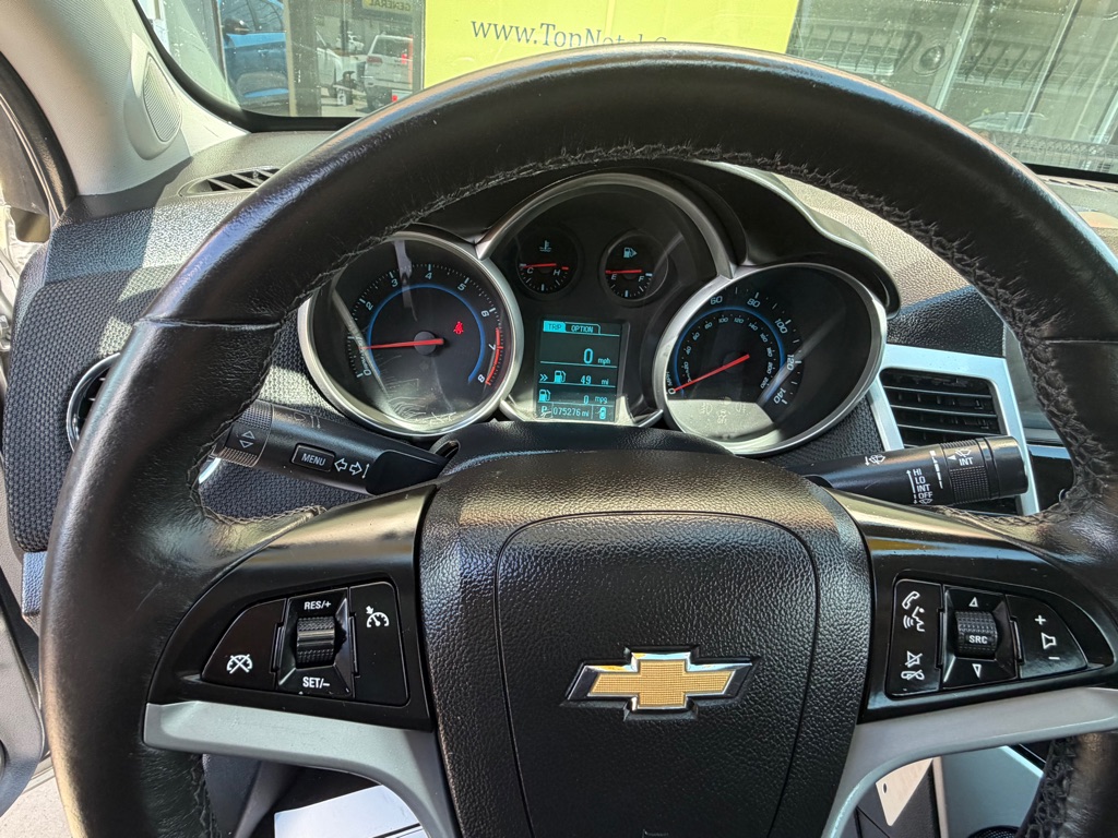 Photo 9 of this CHEVROLET CRUZE