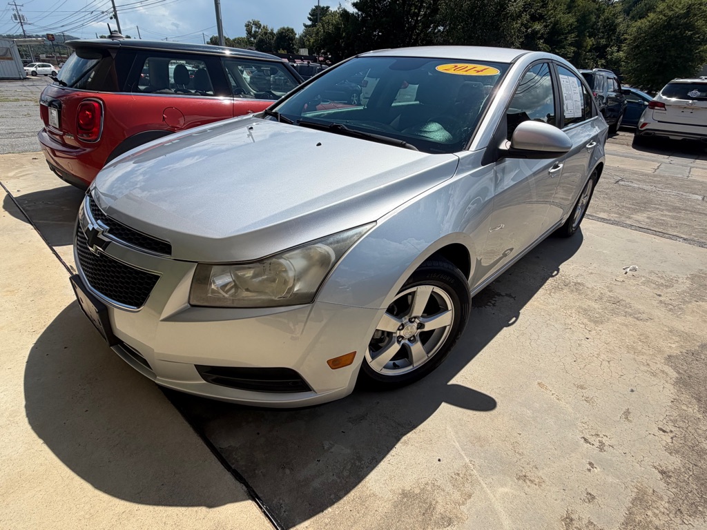Photo 4 of this CHEVROLET CRUZE