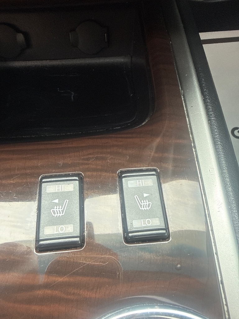 Photo 8 of this NISSAN PATHFINDER