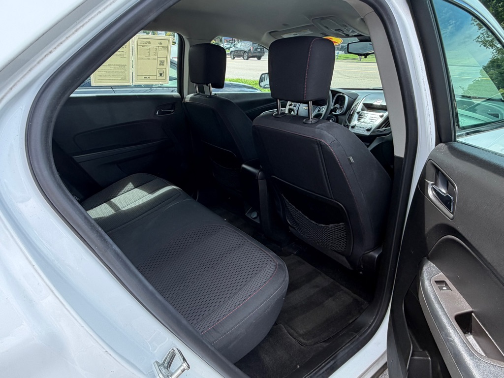 Photo 8 of this CHEVROLET EQUINOX