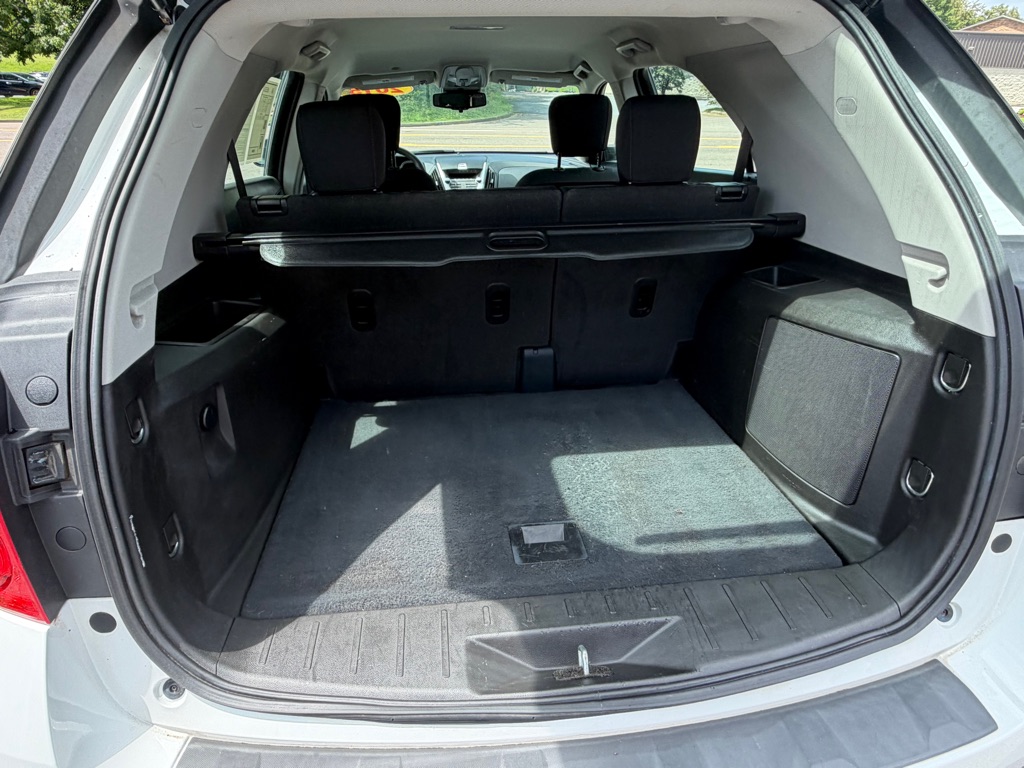 Photo 9 of this CHEVROLET EQUINOX