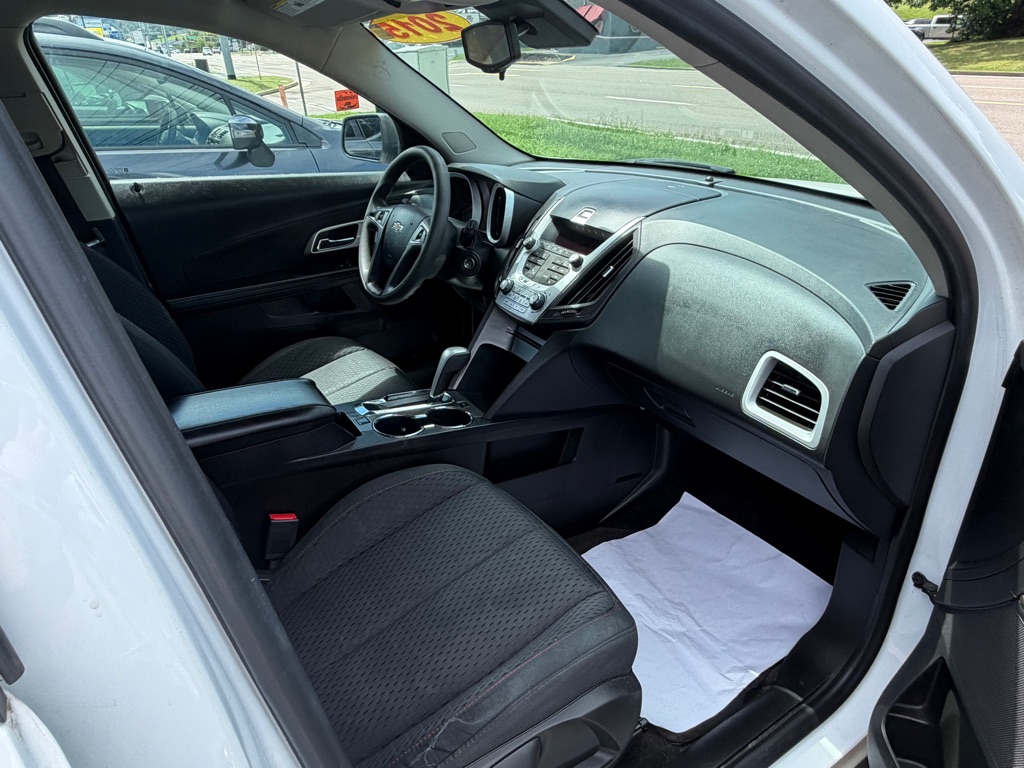 Photo 7 of this CHEVROLET EQUINOX