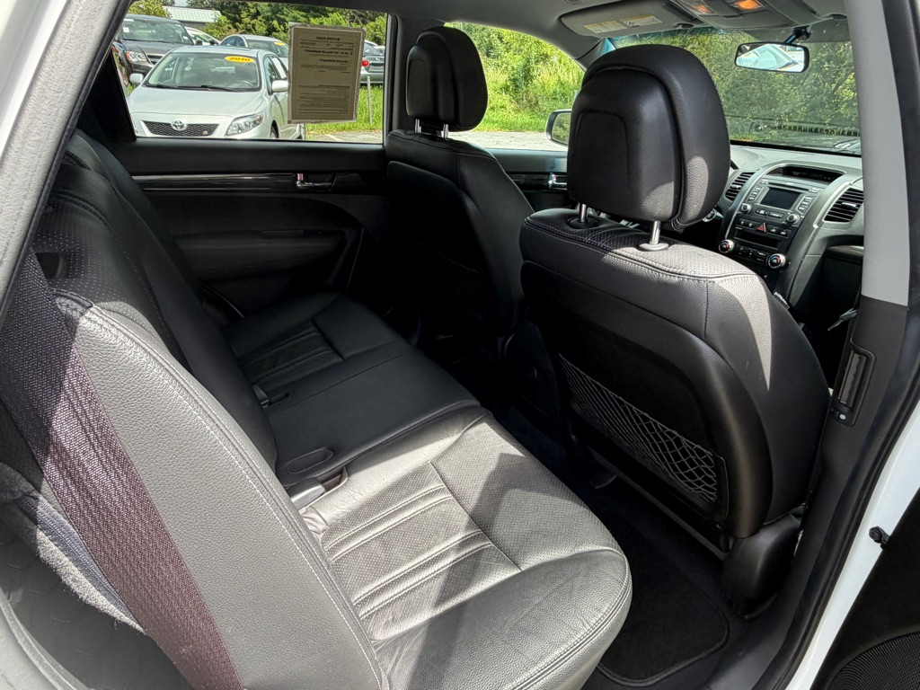Photo 9 of this KIA SORENTO