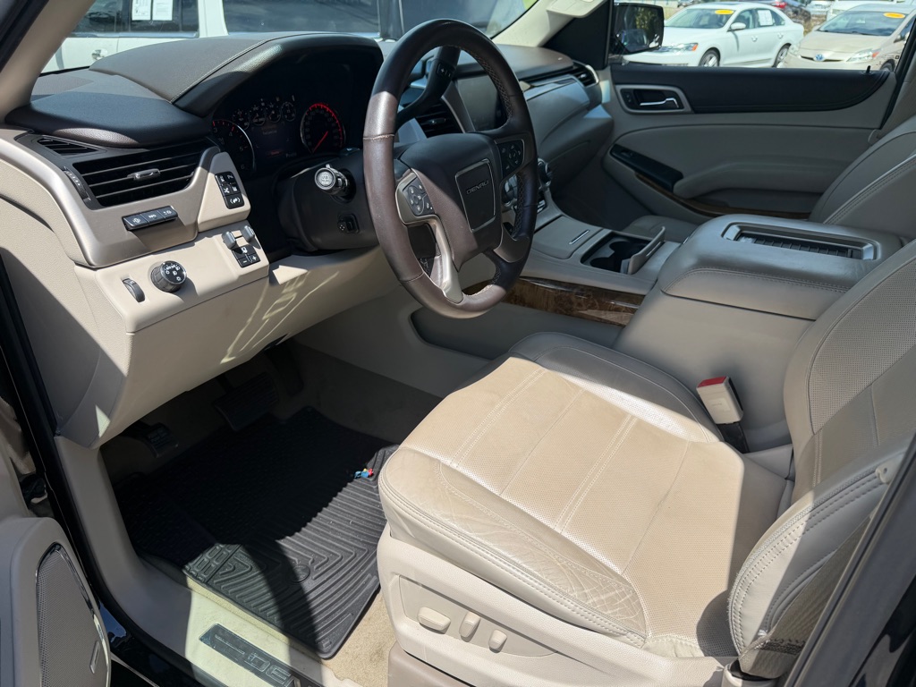 Photo 10 of this GMC YUKON