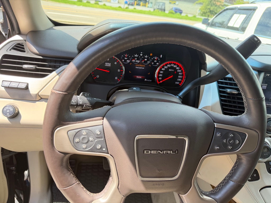 Photo 11 of this GMC YUKON