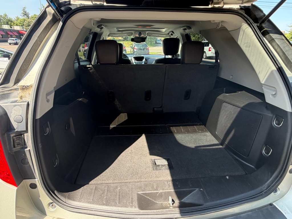 Photo 14 of this CHEVROLET EQUINOX
