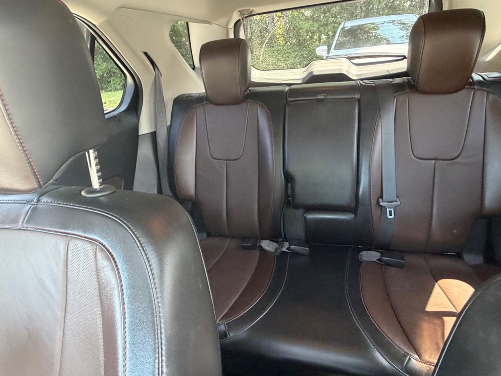 Photo 12 of this CHEVROLET EQUINOX