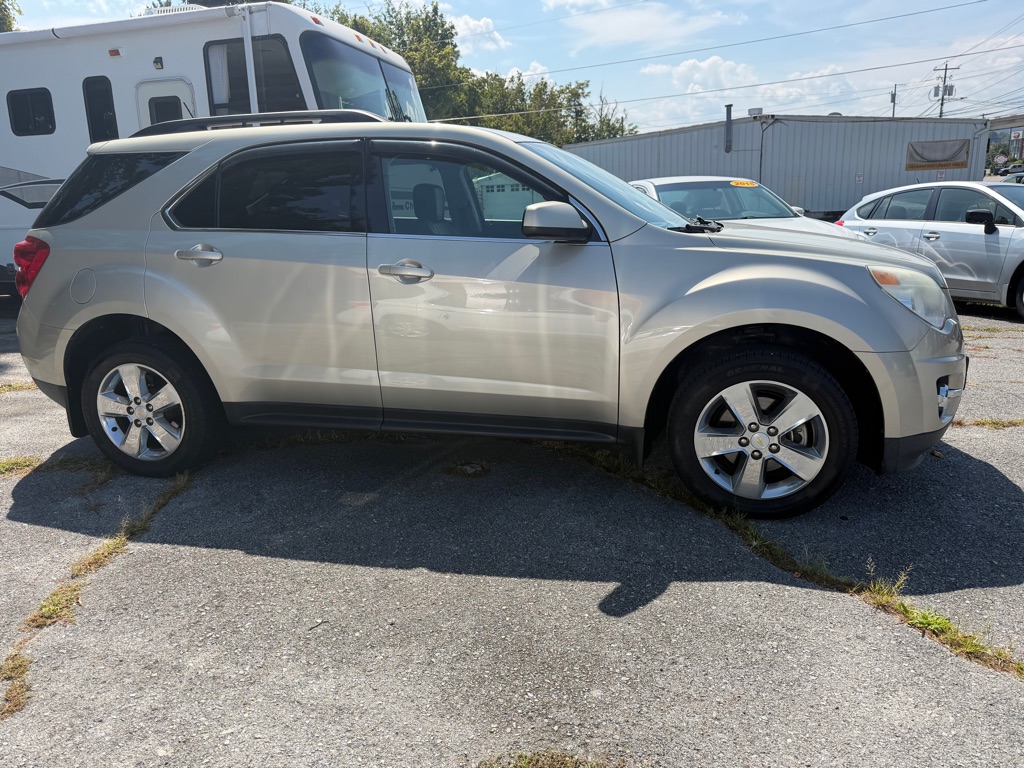 Photo 4 of this CHEVROLET EQUINOX