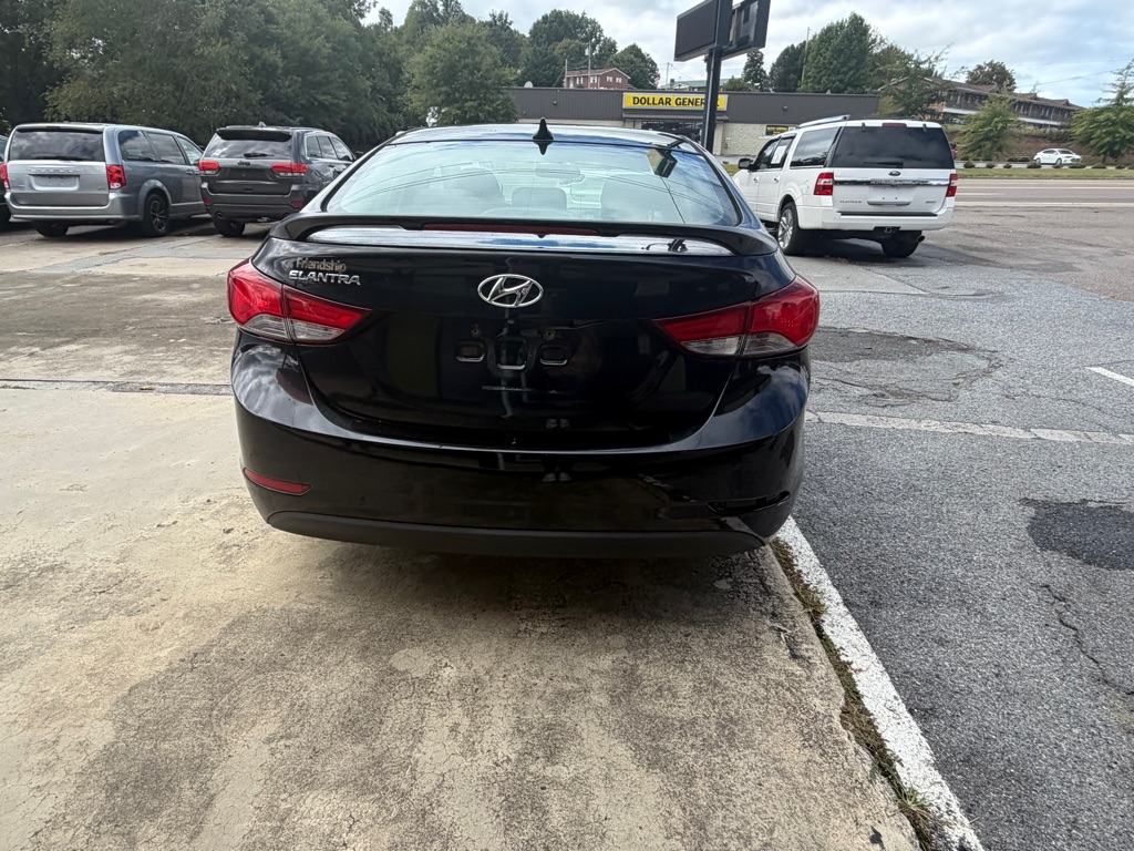 Photo 9 of this HYUNDAI ELANTRA