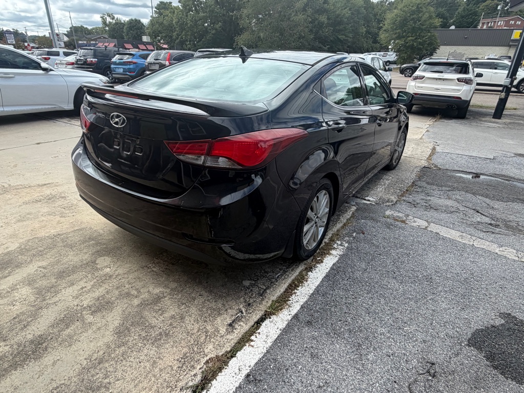 Photo 8 of this HYUNDAI ELANTRA