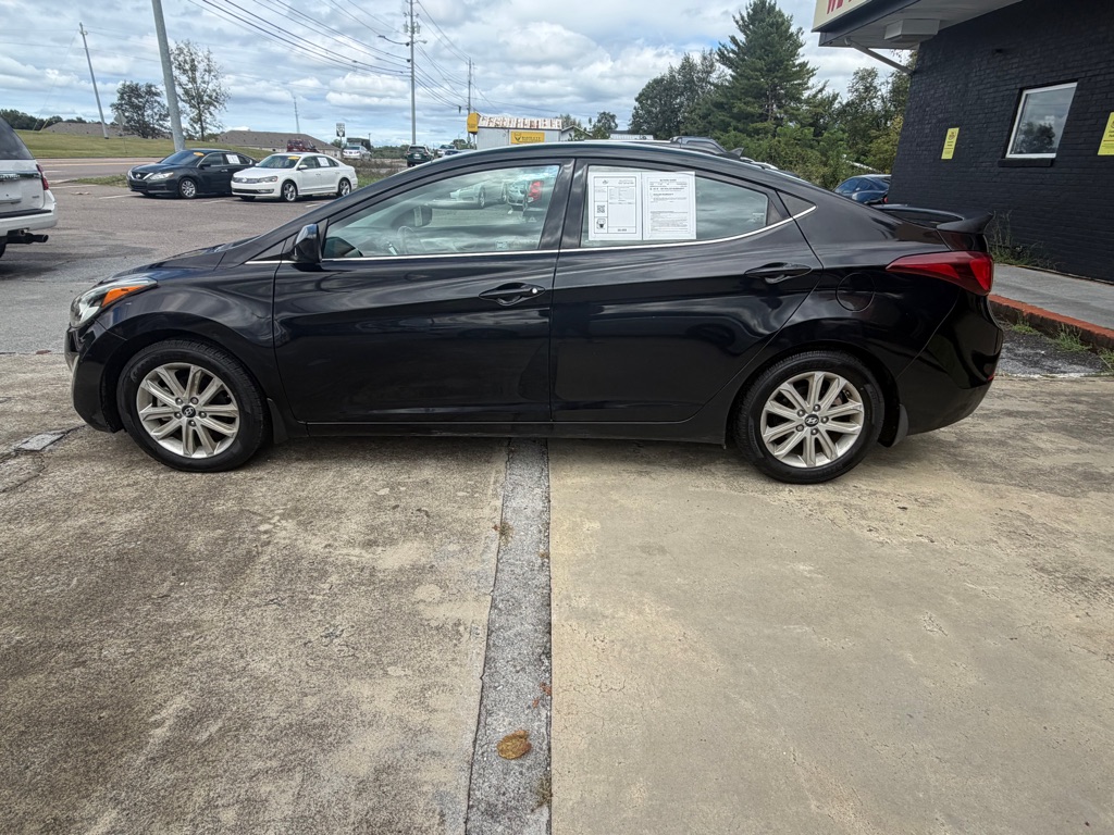 Photo 4 of this HYUNDAI ELANTRA