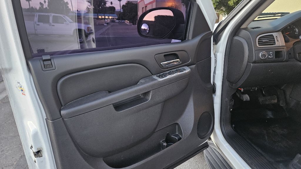 CHEVROLET TAHOE 2013 CHEVROLET TAHOE 1GNLC2E06DR262879