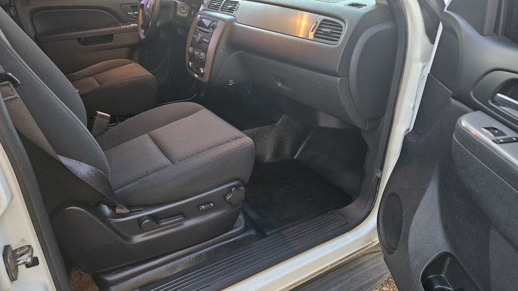 CHEVROLET TAHOE 2013 CHEVROLET TAHOE 1GNLC2E06DR262879