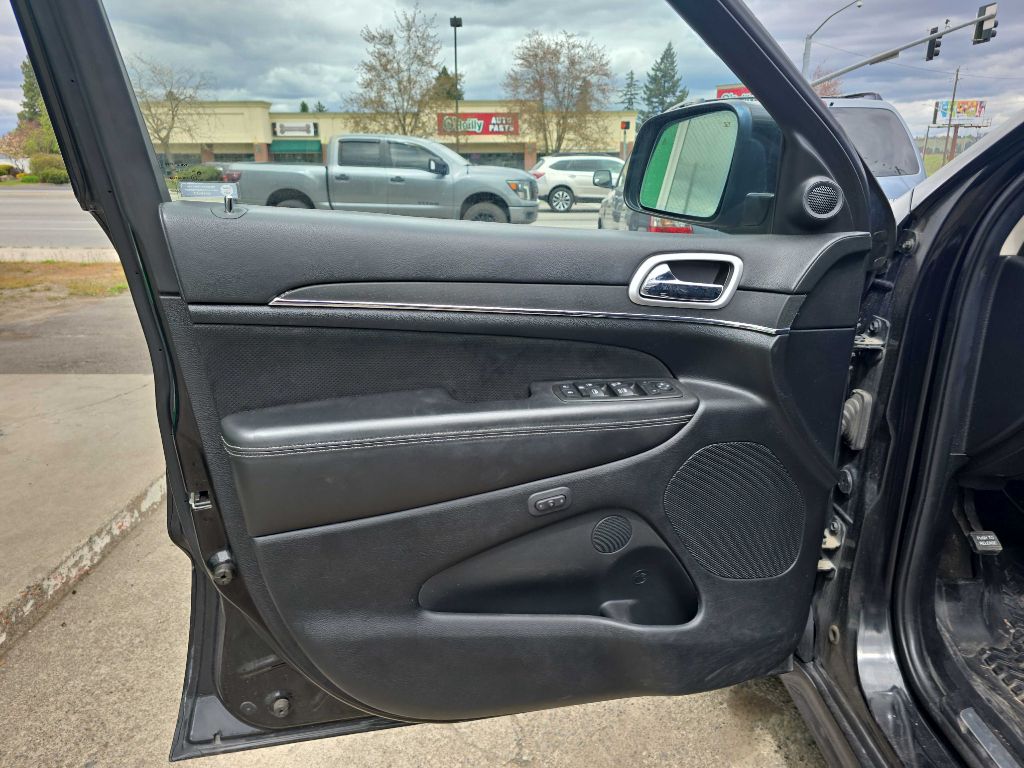 Photo 10 of this JEEP GRAND CHEROKEE