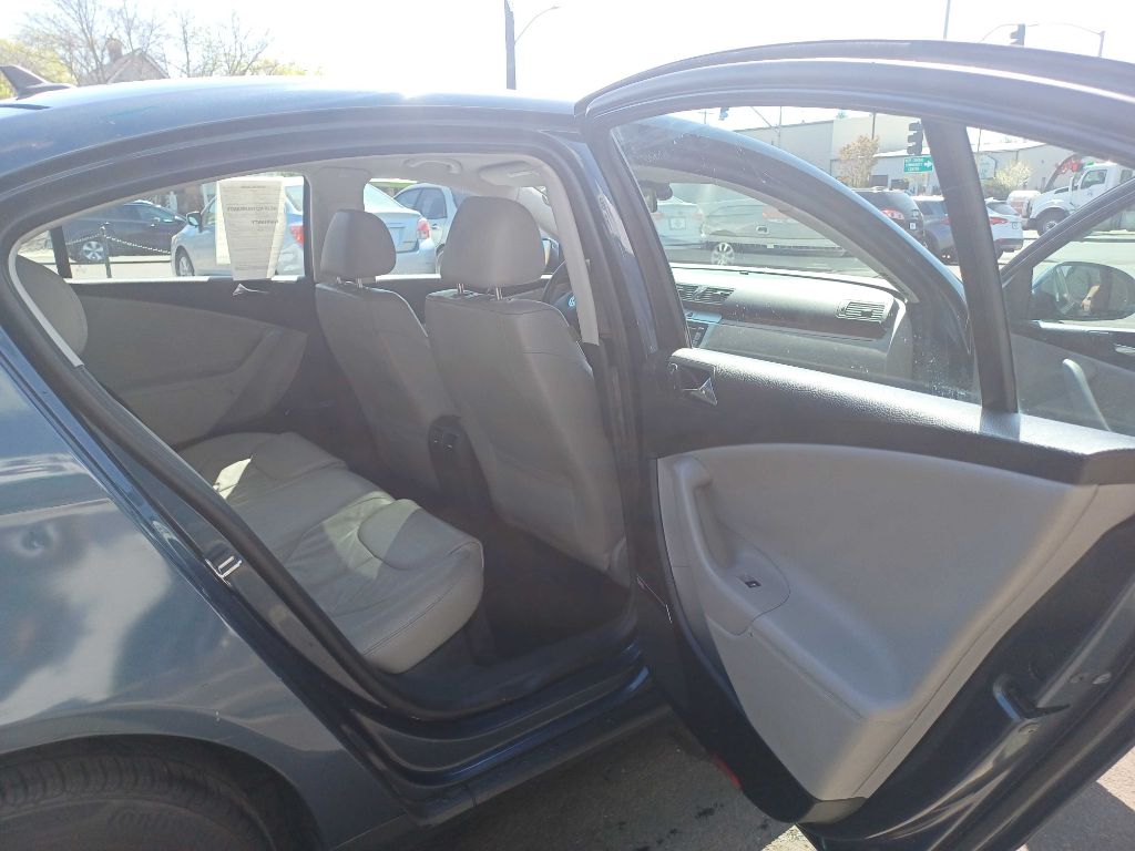 Photo 16 of this VOLKSWAGEN PASSAT