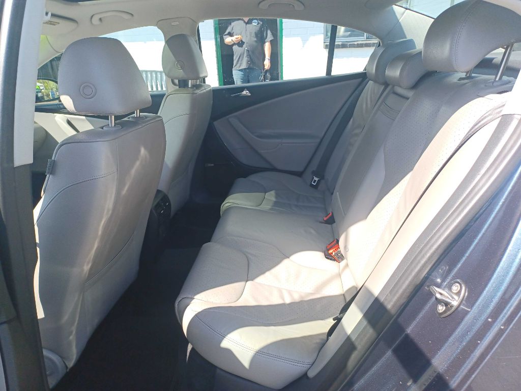 Photo 11 of this VOLKSWAGEN PASSAT