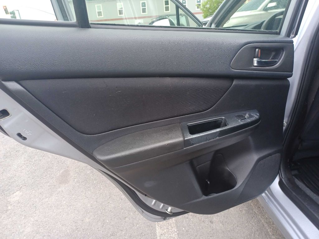Photo 12 of this SUBARU IMPREZA
