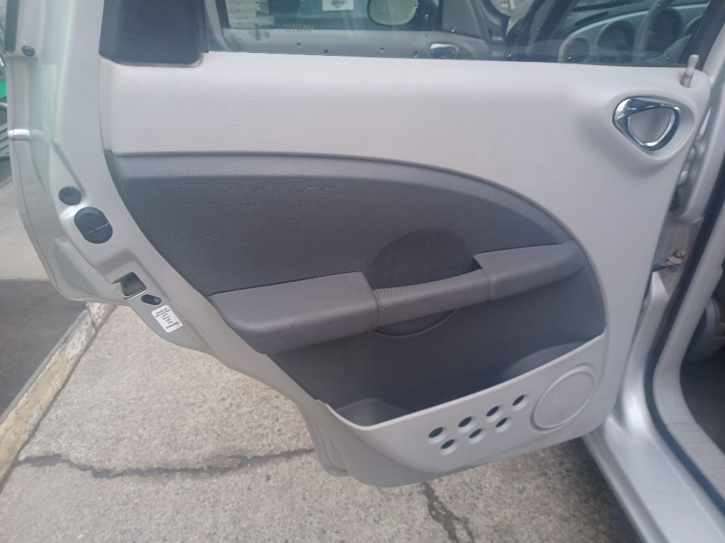 Photo 12 of this CHRYSLER PT CRUISER