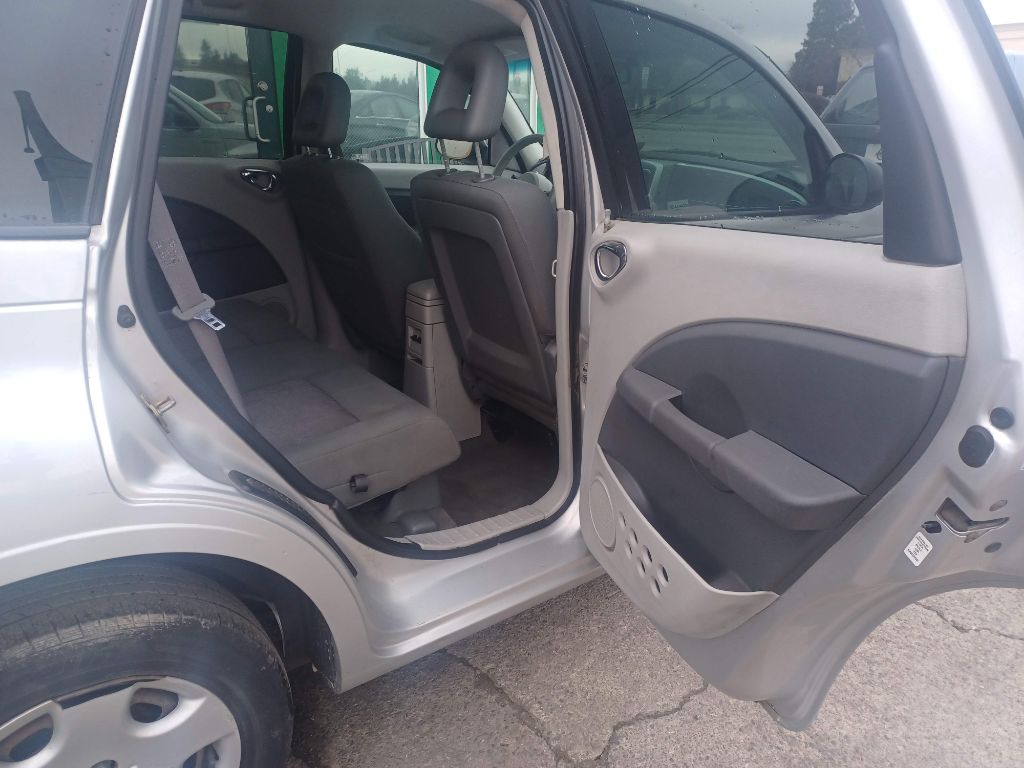 Photo 16 of this CHRYSLER PT CRUISER