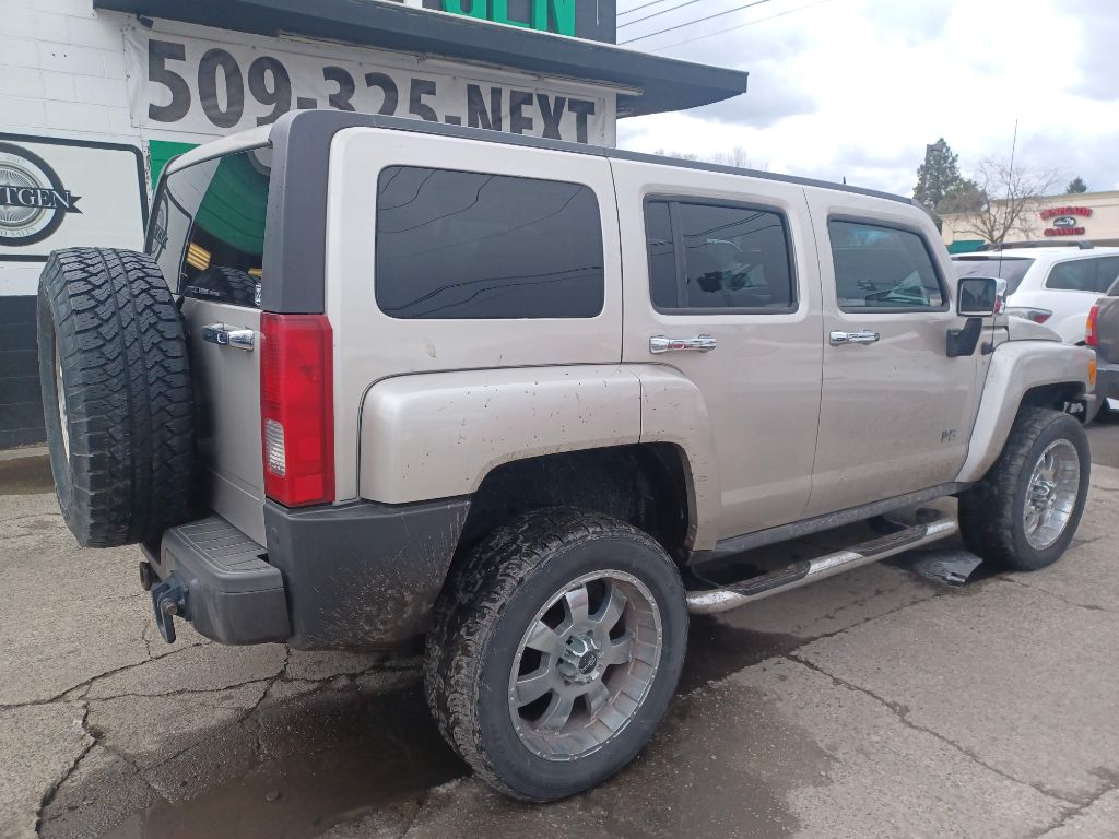 Photo 2 of this HUMMER H3