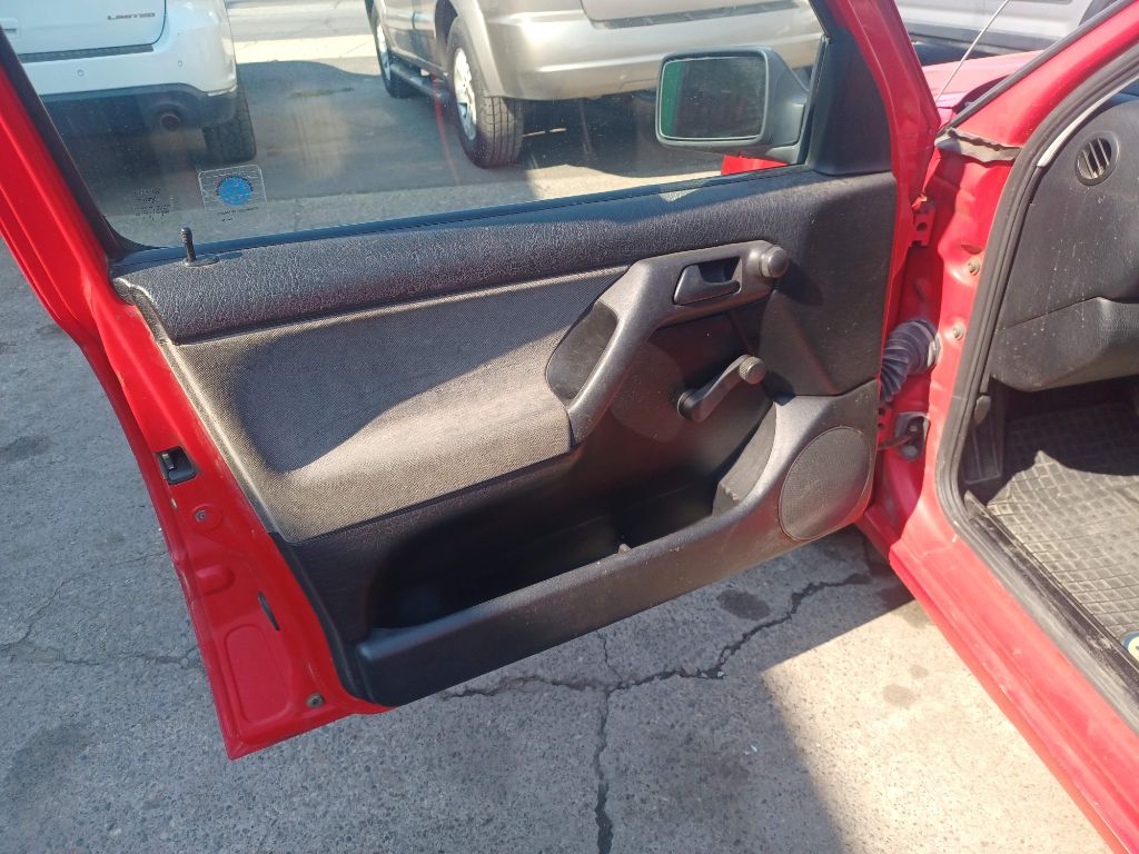Photo 11 of this VOLKSWAGEN GOLF