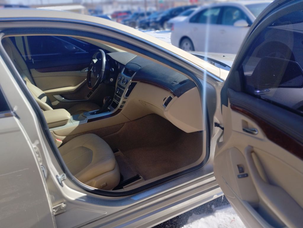Photo 4 of this CADILLAC CTS
