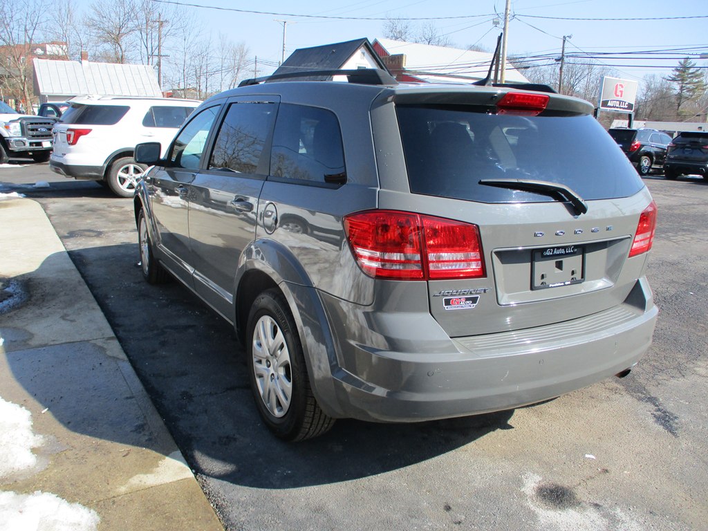 Photo 4 of this DODGE JOURNEY