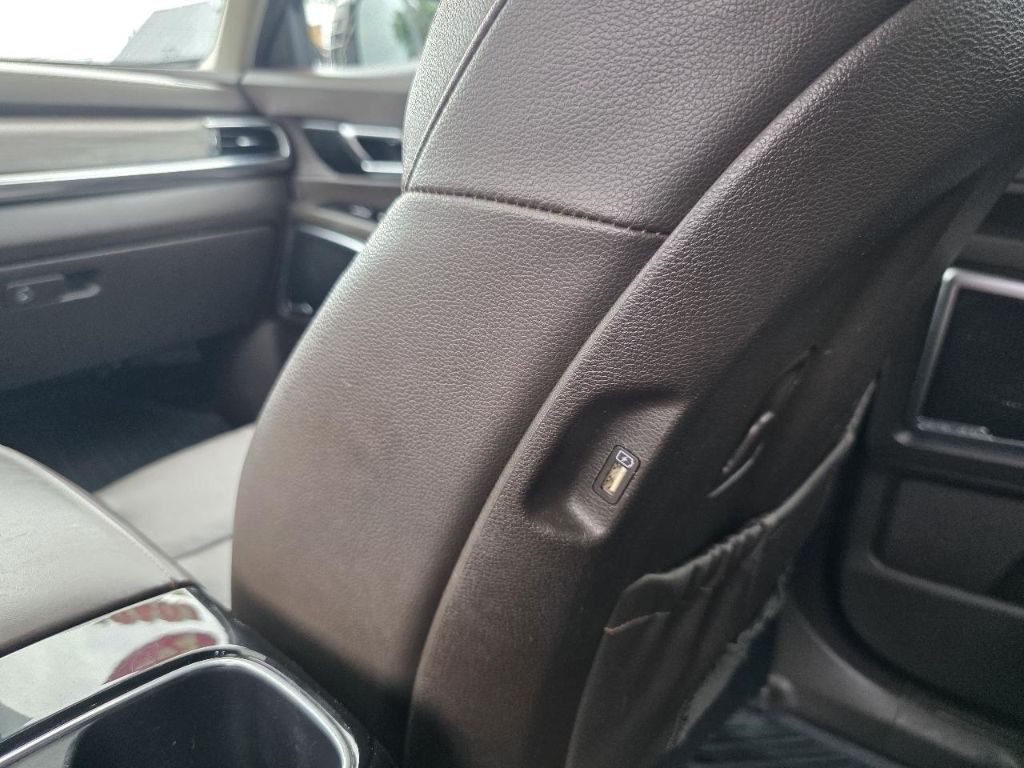 Photo 17 of this KIA TELLURIDE